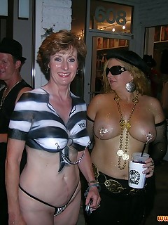 Flashing hot pics
