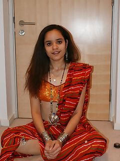 indian amateur babes photo