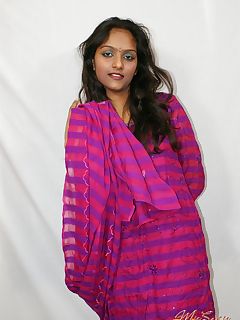 indian amateur babes photo